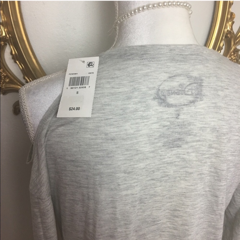 NWT Disney Ohana Means Family Top Size S - Picture 7 of 8